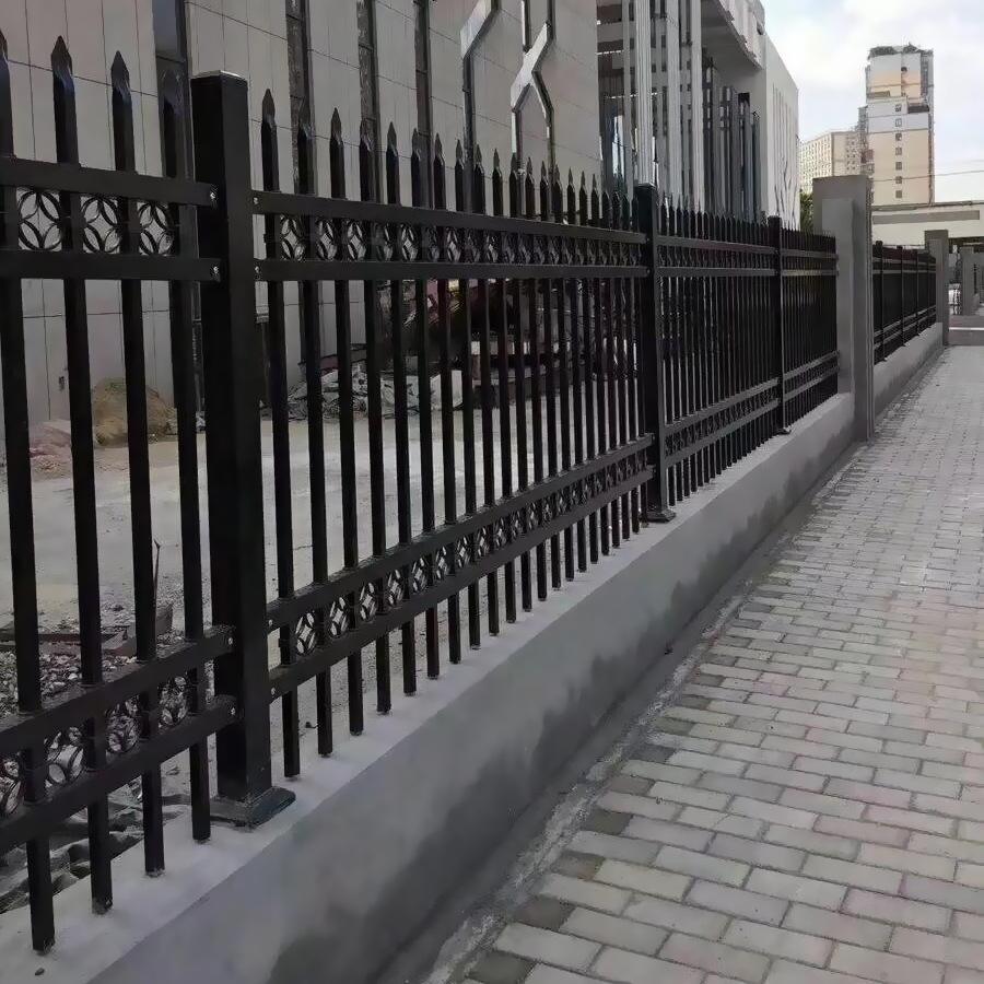 巍山小区锌钢围墙